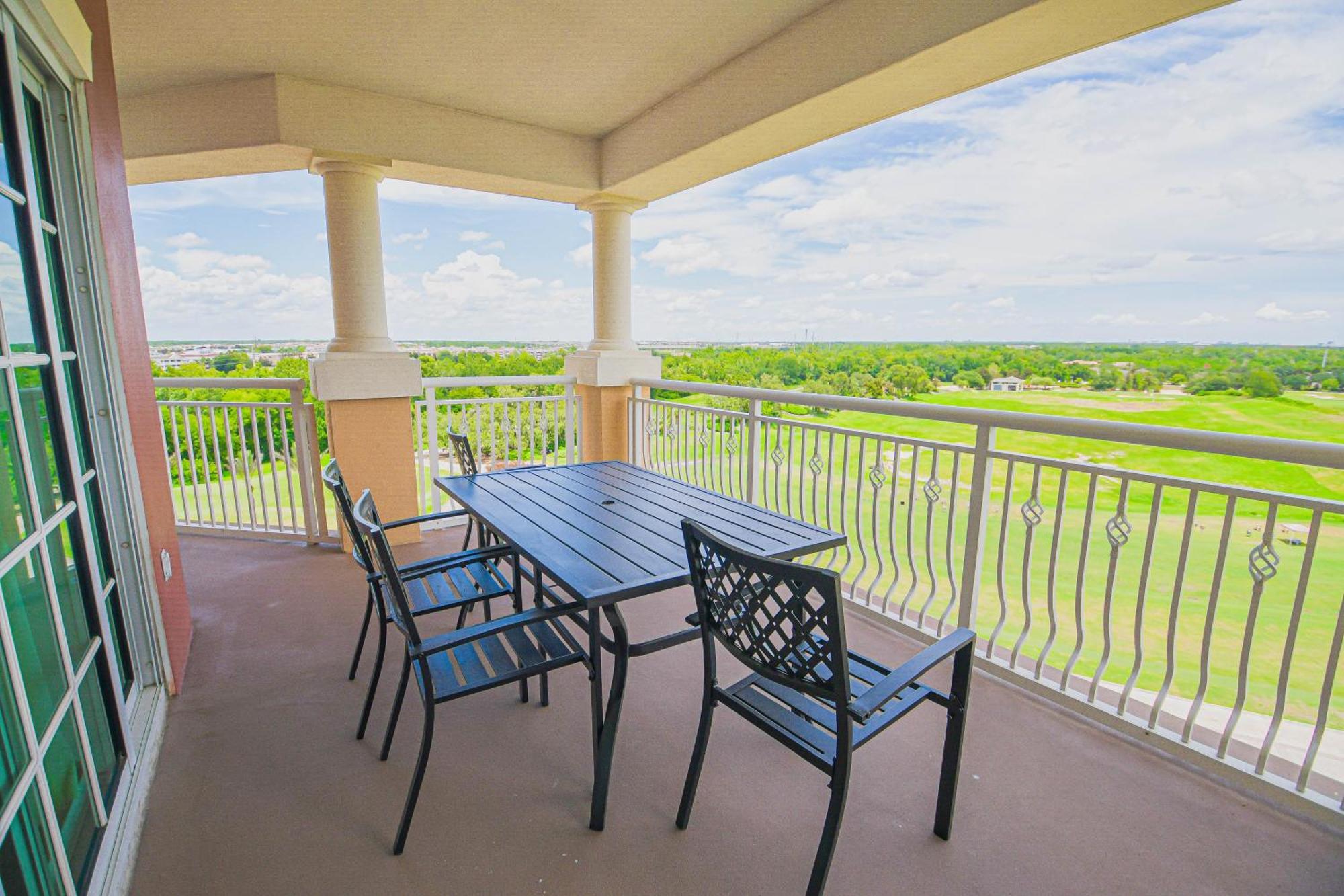 One-Bedroom Suite - Main Tower/Water Park Access,1547337862:JPEG