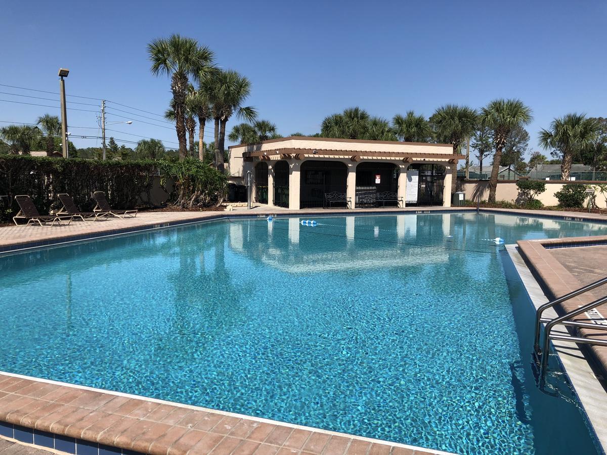 Three-Bedroom Villa with Community Pool Access,1580379899:JPEG