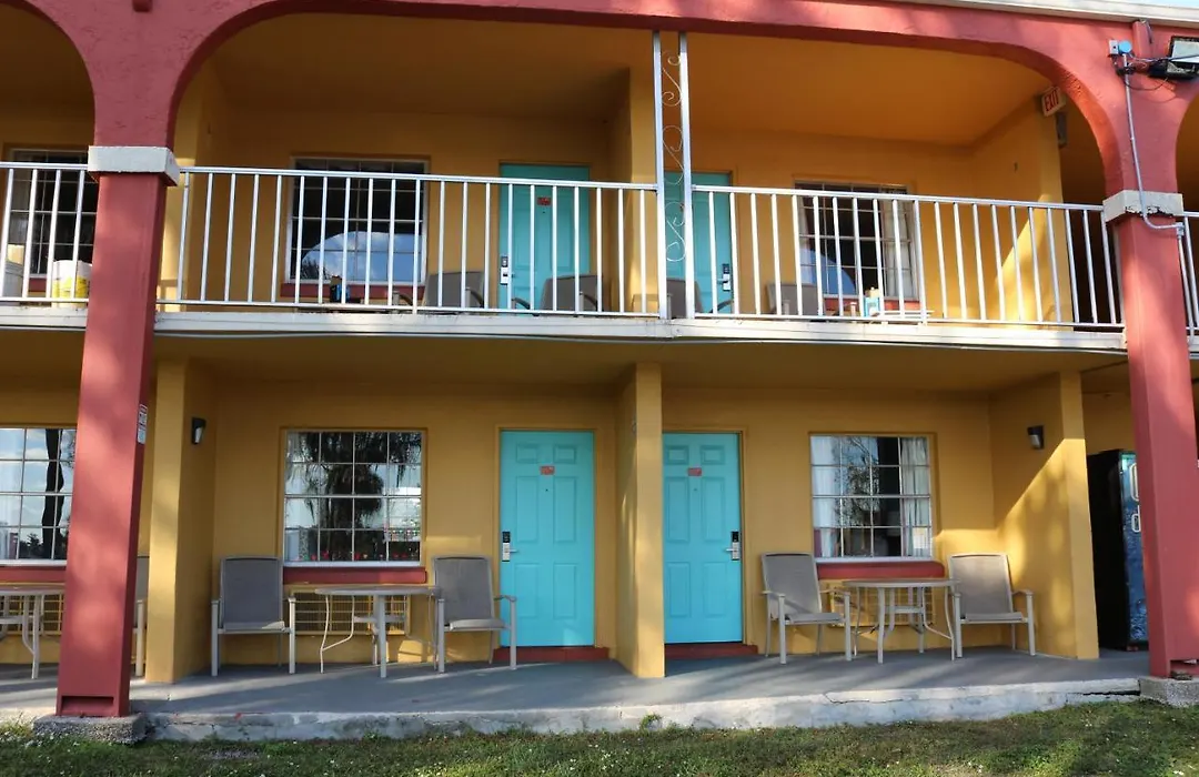 Howard Johnson By Wyndham Lake Front Park Kissimmee-1