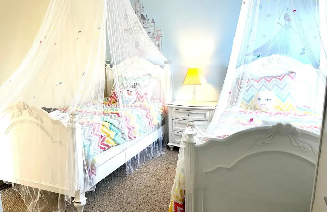 Disney Dream With Hot Tub, Pool, Xbox, Games Room, Lakeview, 10 Min To Disney, Clubhouse-1