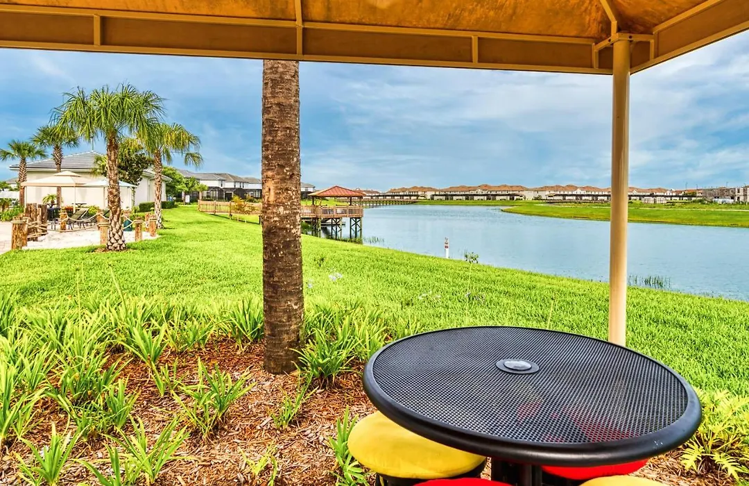 Pleasant Townhome With Private Pool Near Disney-1