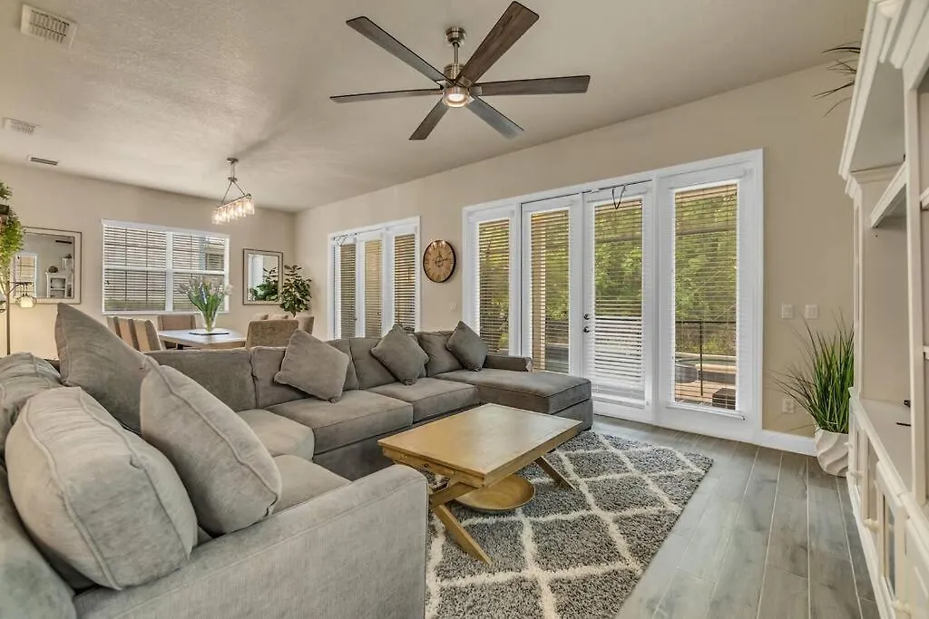 Deluxe Spacious Home With Private Pool Near Disney-1
