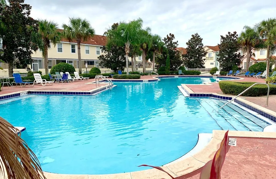 Fabulous 3 Bedrooms Townhouse In Gated Community-1