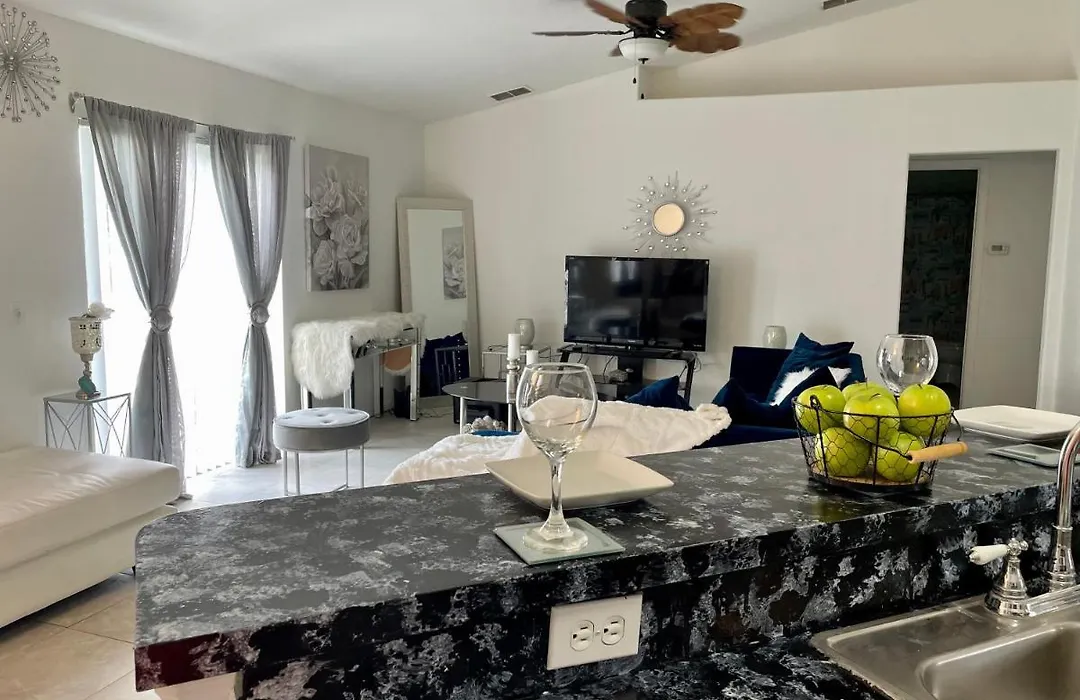 Cozy Spacious 4Bd With Garden Tub Near Disney-1