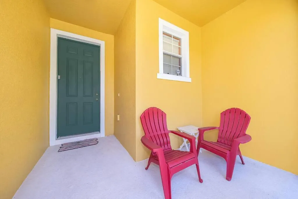 Pool, Disney, Fast Wi-Fi - World Class 3-Bed Home-1