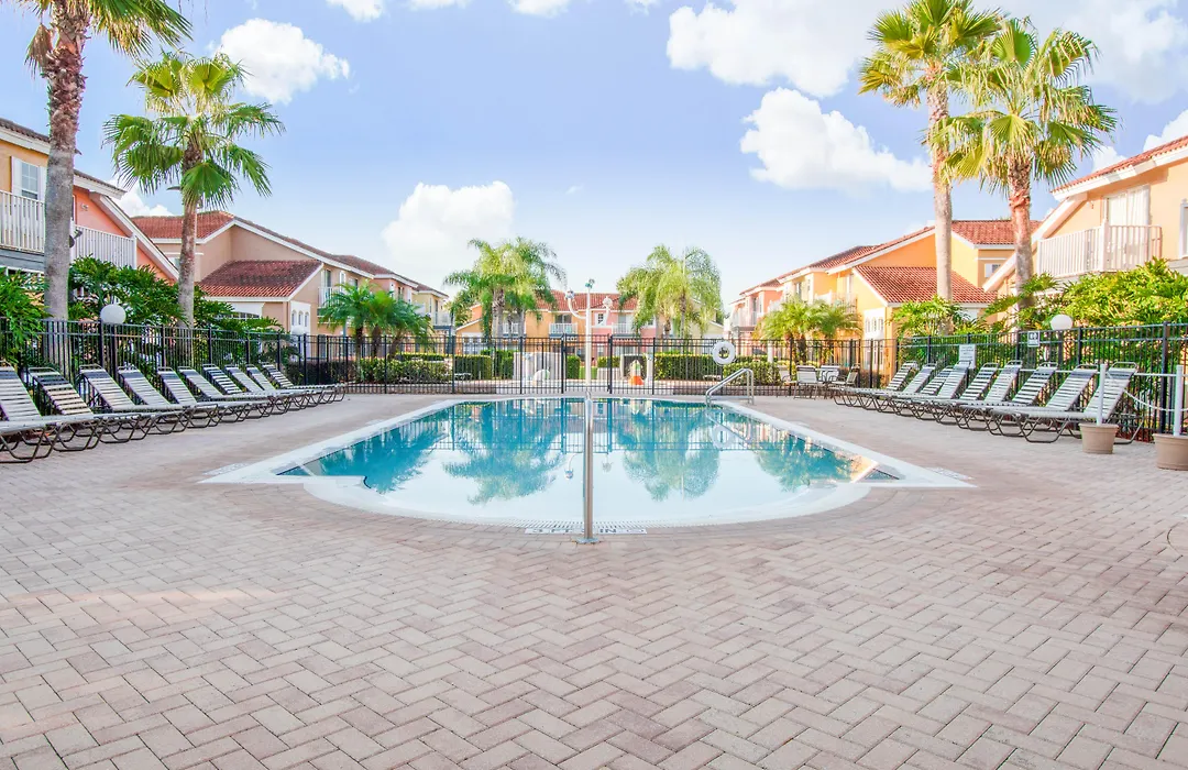 Berkley Lake Townhomes-1