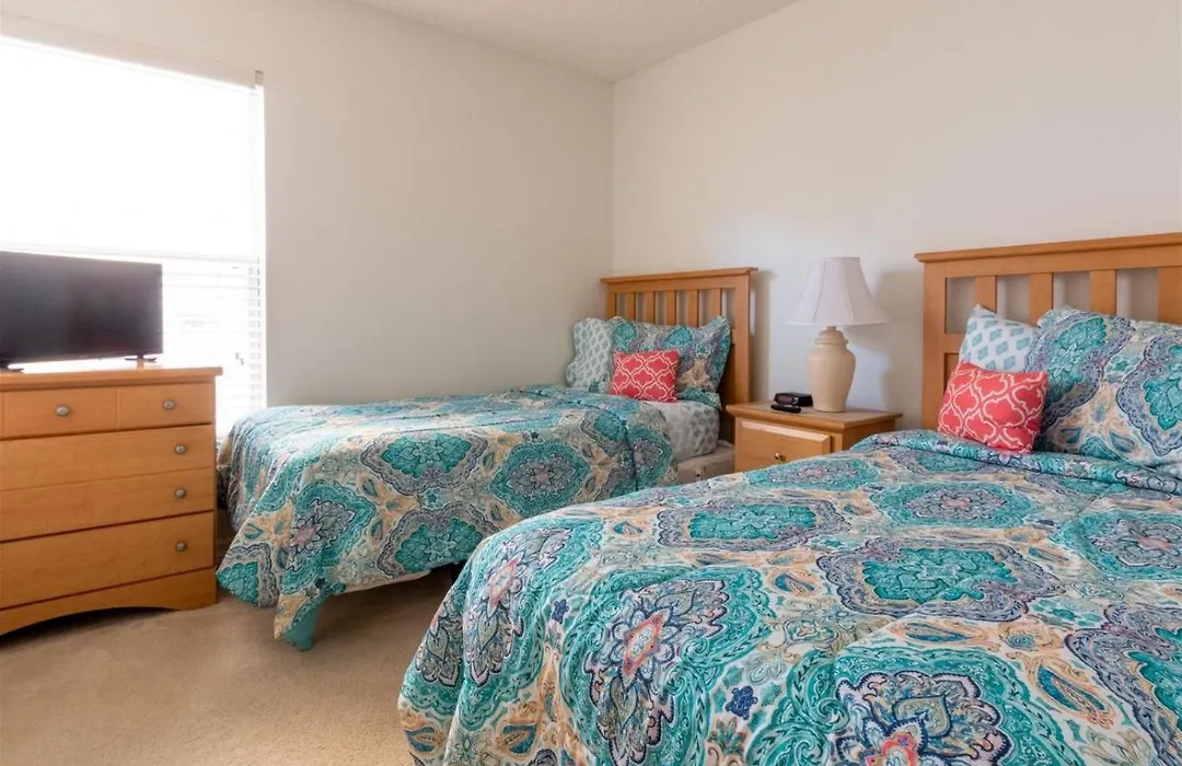 4 Bed And 3 Bath In Perfect Location With Pool By Florida Dream Home-1