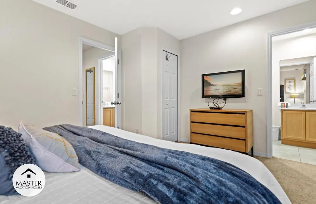 3 Bedrooms- 3 Bathrooms- Encantada 3086 Yl-1