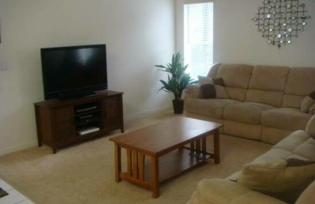 Beautiful 3 Bed Close To Disney With Pool-1