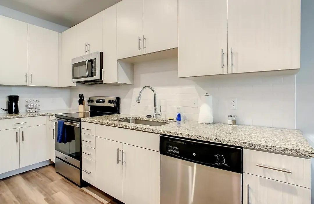 Spacious Apartment Near Disney-1