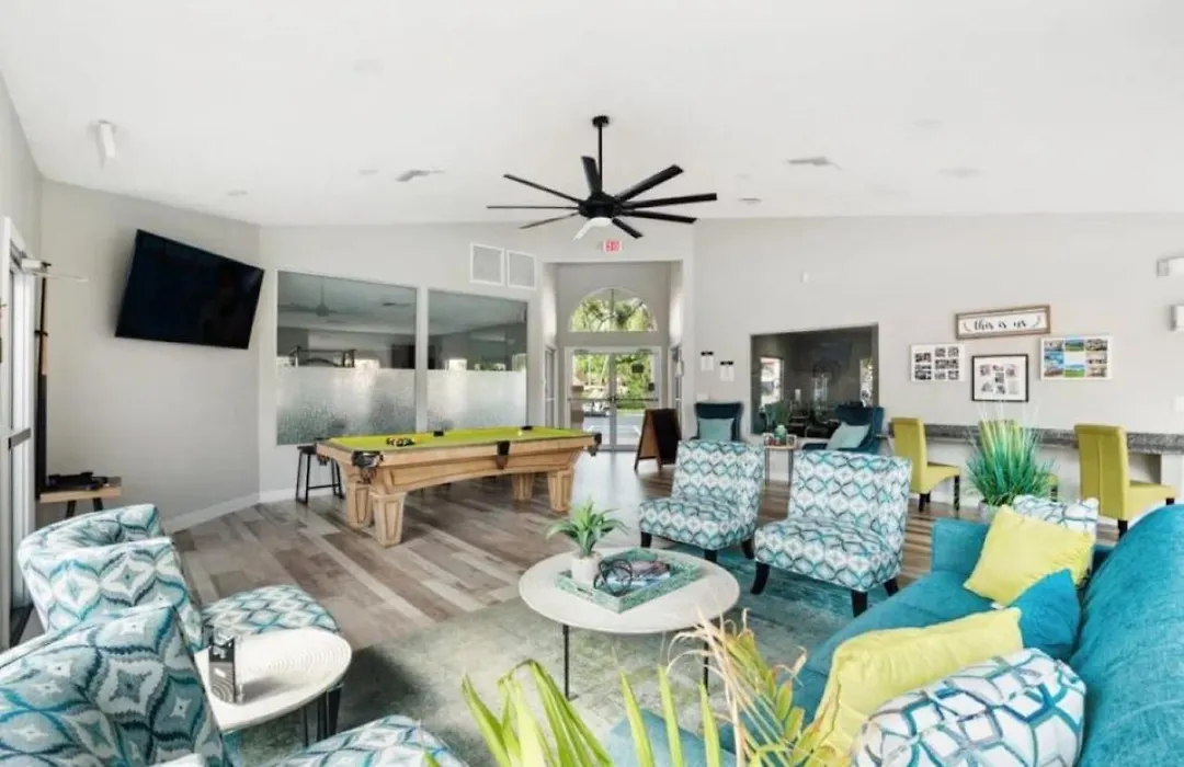 Cozy 3 Bedroom Apartment!-1