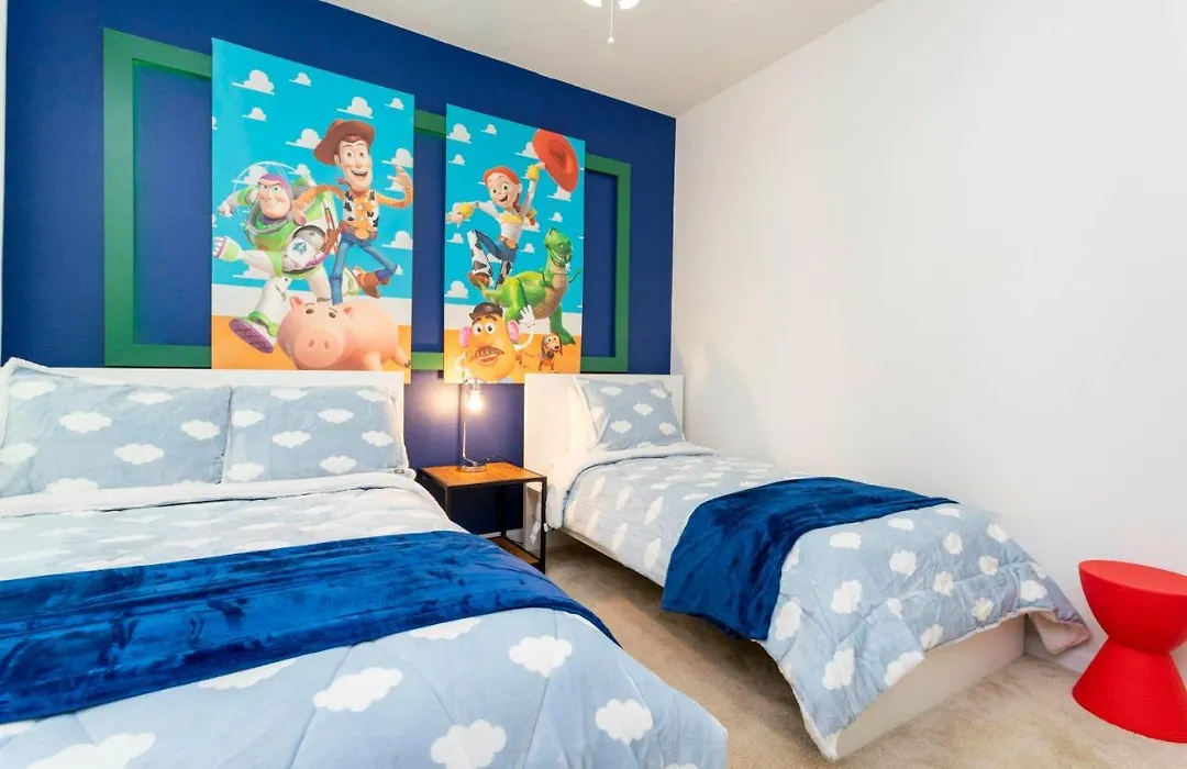 Luxury 9 Bedroom Home With Private Pool 2615-1