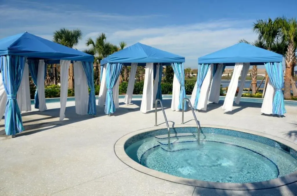 Beautiful 5 Bed Townhome With Splash Pool In Windsor At Westside-1