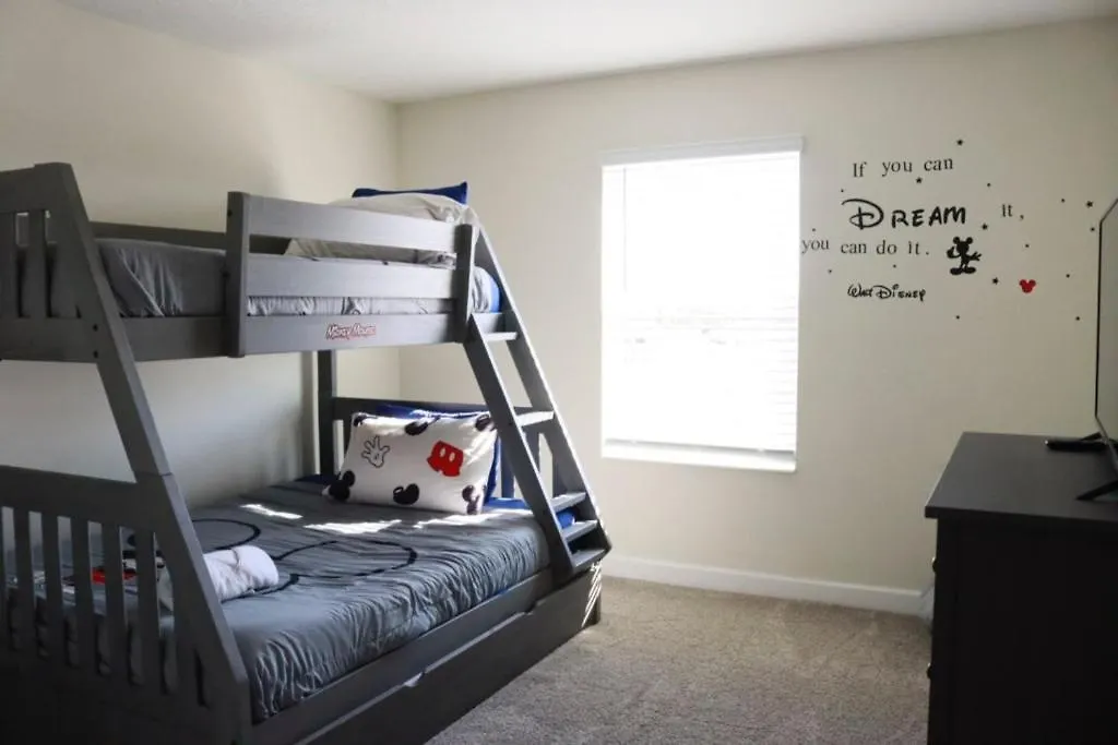 Cute And Cozy 4 Bed Townhome With Splash Pool-1