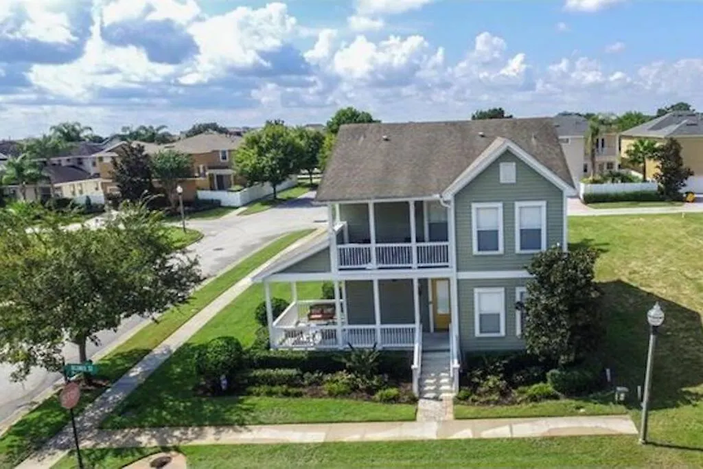 Reunion South Facing Pool Home 3 Bed/3.5 Baths-1