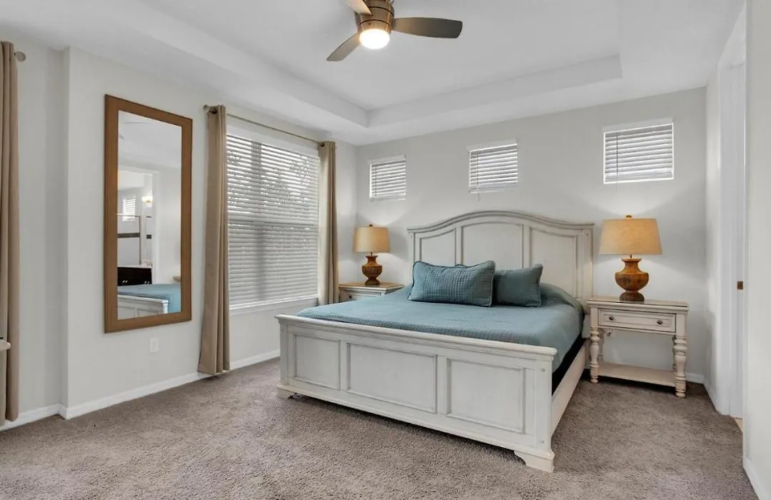 Comfortable 5 Bedroom Vacation Home-1