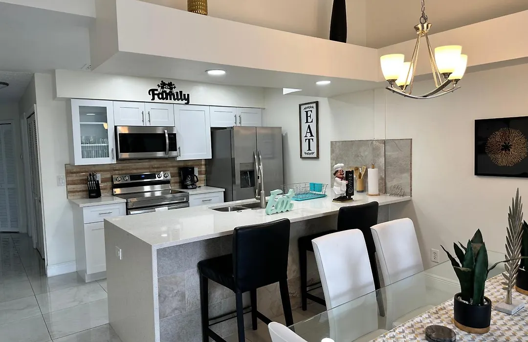 Elegant & Luxurious Family Apartment Close To Disney World-1