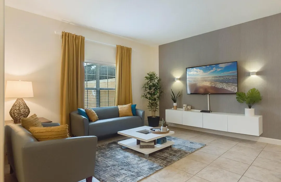 Townhome W Pool Near Disney & Orlando Attractions-1