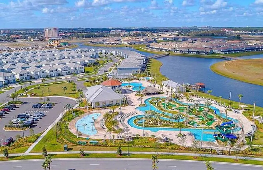 F - New 4 Bedroom Home - 5 Miles To Disney - Free Water Park - Private Pool-1