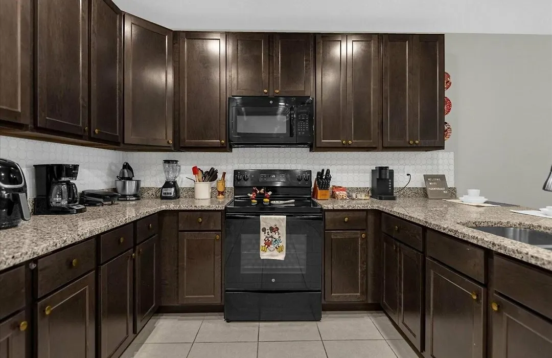 4732 Spacious 3Br Townhome W Lake View-1