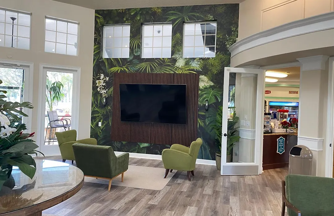 3 Bedroom Resort Style Condo, 3 Miles To Disney!-1