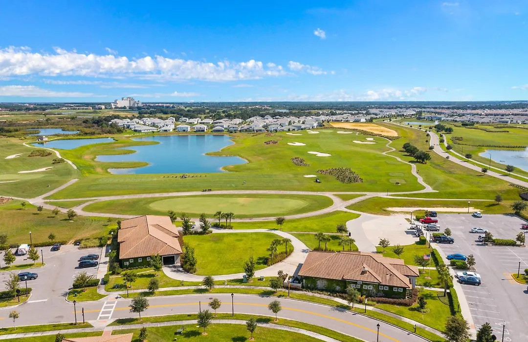 Fascinating 4 Bedroom, Walking Distance To The Waterpark-1