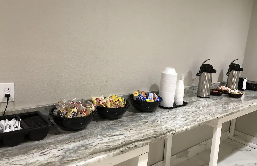 Clarion Inn & Suites Kissimmee-Lake Buena Vista South-1