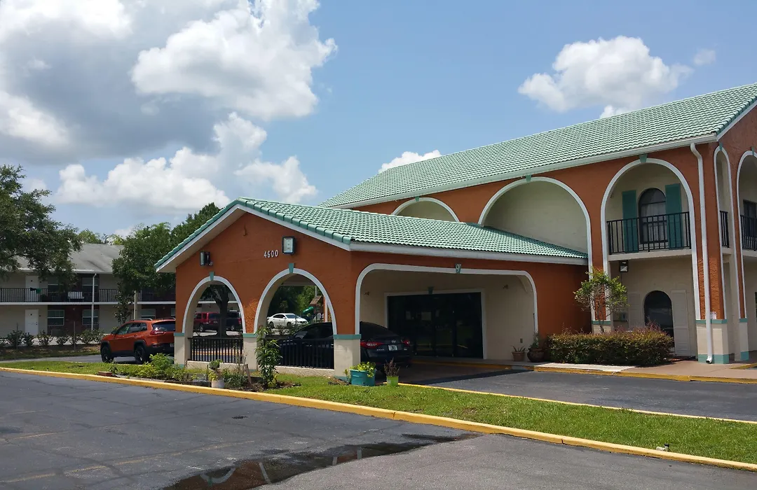 Shining Light Inn & Suites-1