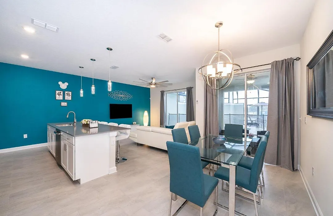 4830Fa Townhouse 4 Beds & 3 Baths With Private Pool-1