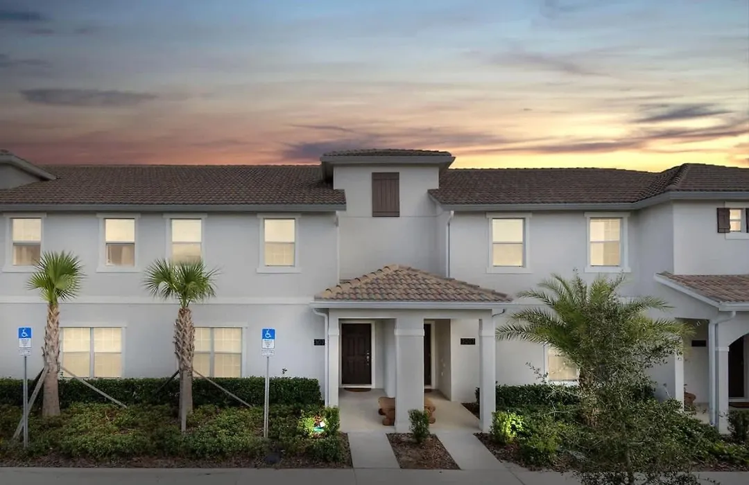 Four Bedrooms Home With Pool 3079-1