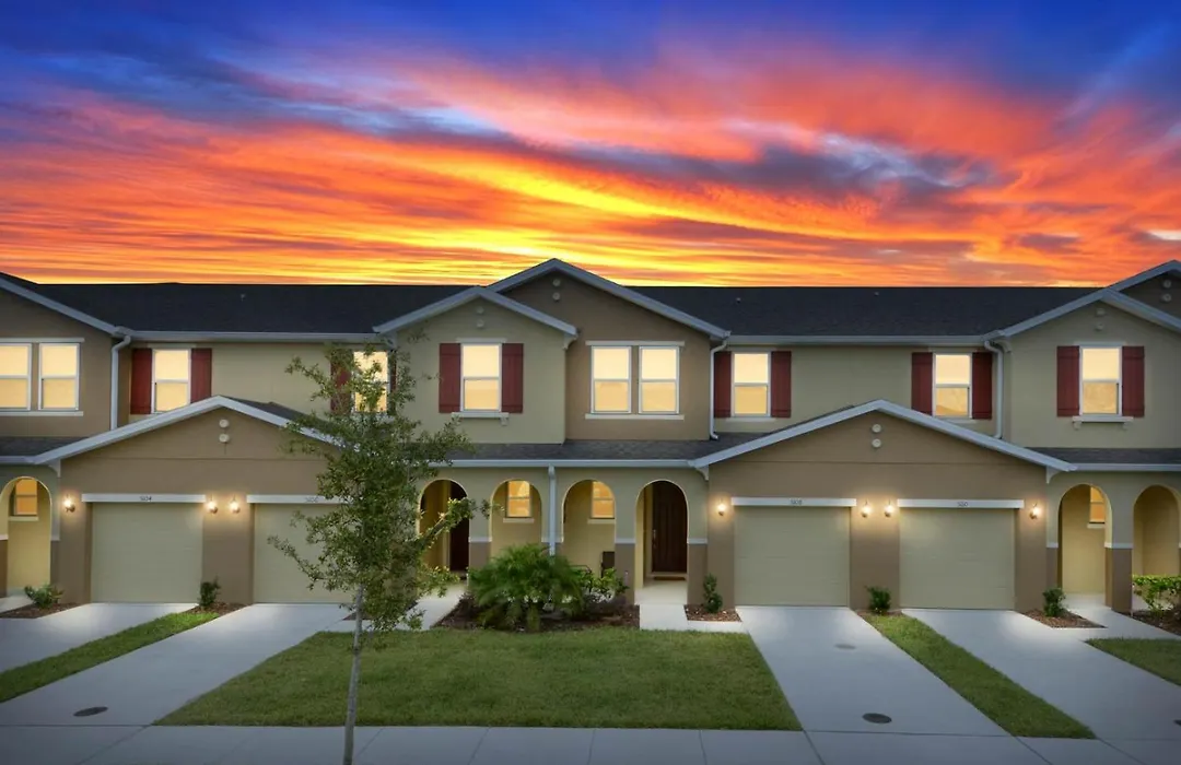 Four Bedrooms Townhome 5108K-1