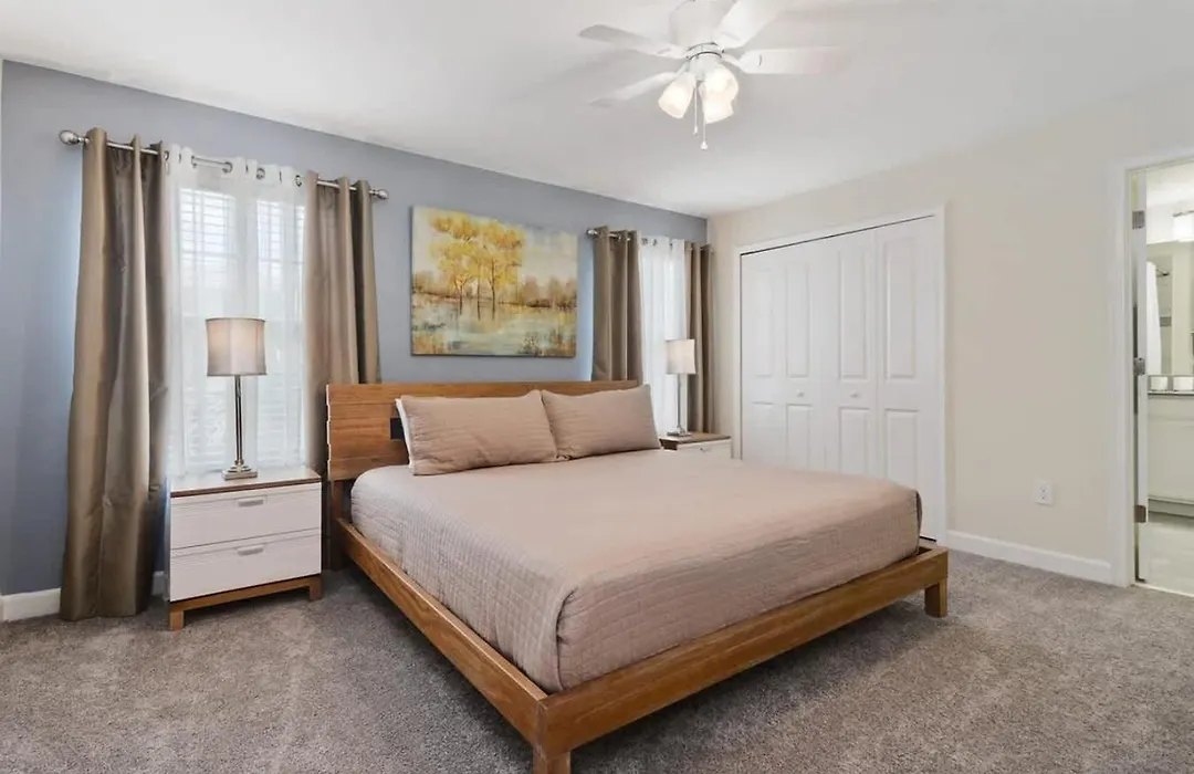 Four Bedrooms With Screen Poolstoreylake 4910-1