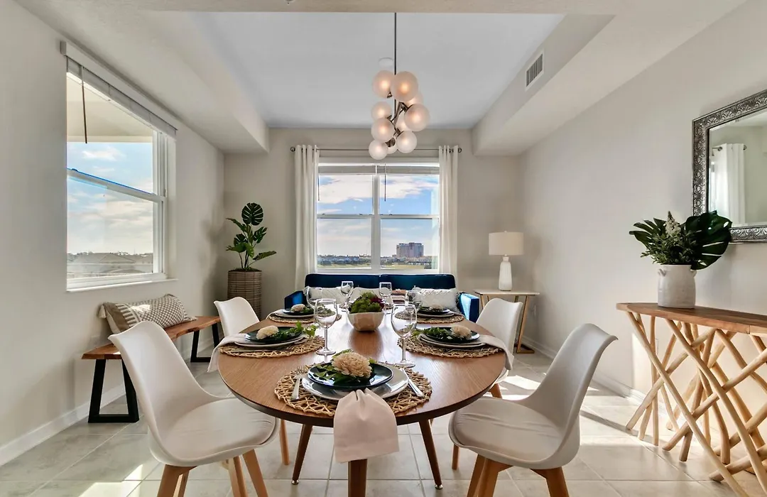 2 Bedrooms 2 Bathrooms Storey Lake 3131-303 Pc-1