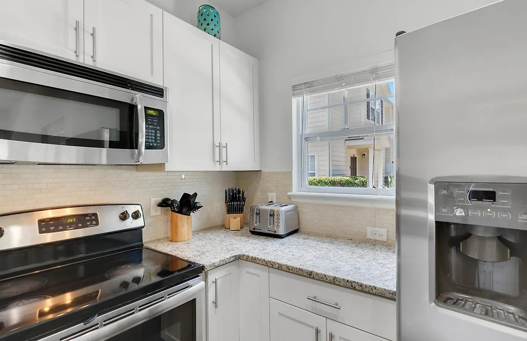 4 Bd 3 Ba Lucaya Village 11-104-1