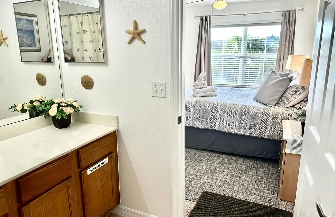 Cozy 4-Bedroom Townhome In A Vacation Resort Near Disney-Orlando-1