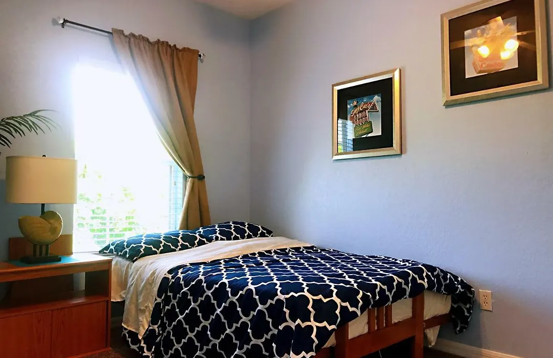 Cozy 4Bdrm/3Ba Townhome, 6 Miles To Disney & Shops-1