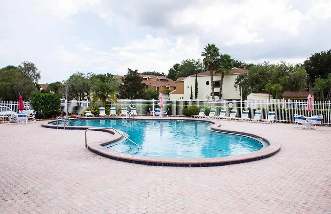 Clubview Holiday Condo-1