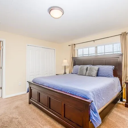 Contemporary 4 Bed 3 Bath Town Home With Upgrades, Private Pool I Close To Disney, Shopping-2