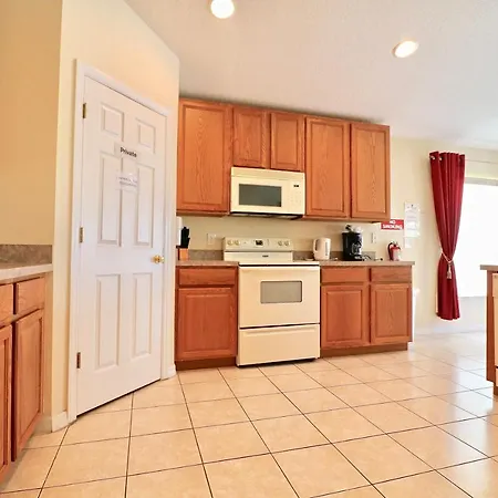 Perfect Large Gated Home W Pool Near Golf Course-2