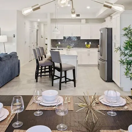 Luxury Condo Near Clubhouse With Free Resort Amenities-3