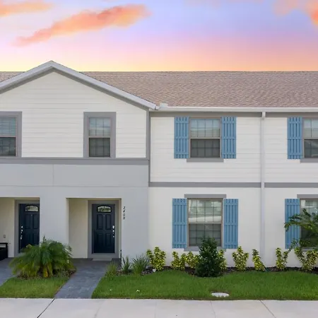 Dream Vacation Home 5 Bed 4.5 Bath With Private Pool!-2