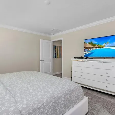 Brand New Storey Lake Resort With Water Slides Townhouse-3