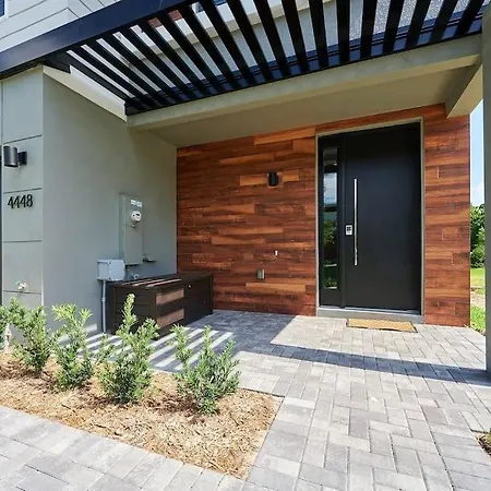 Modern Four Bedrooms Townhouse Retreat Close To Disney And Outlets At Le Reve Resort-3
