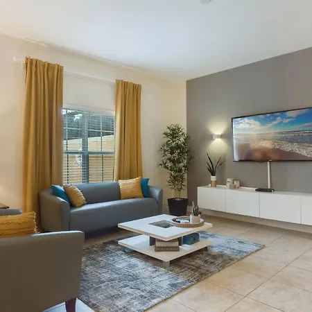 Townhome W Pool Near Disney & Orlando Attractions-3