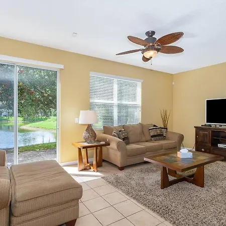 Pool, Disney, Fast Wi-Fi - World Class 3-Bed Home-2