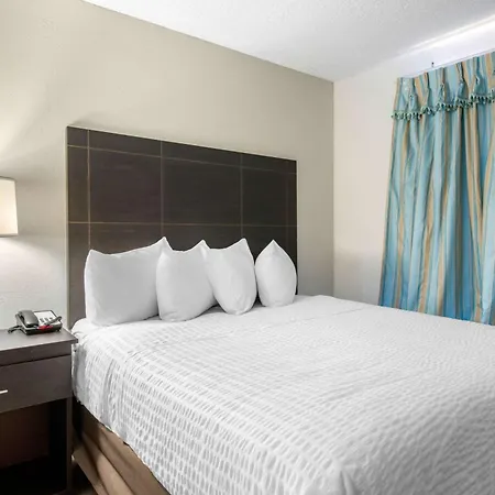Clarion Inn & Suites Kissimmee-Lake Buena Vista South-3