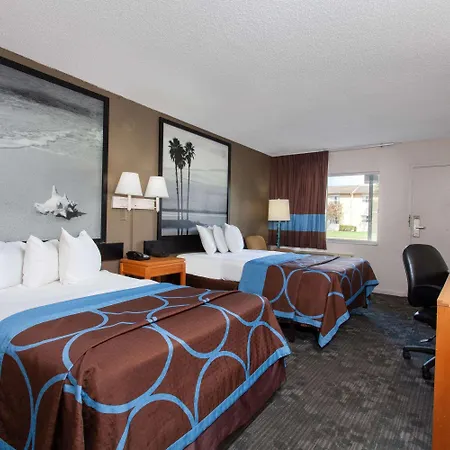 Super 8 By Wyndham Kissimmee-3
