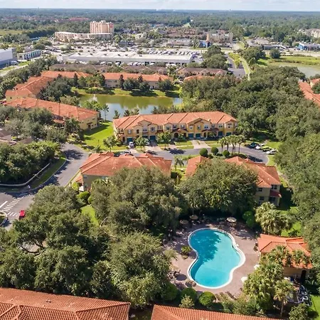 Pool, Disney, Fast Wi-Fi - World Class 3-Bed Home-3