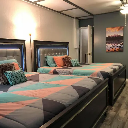 Deluxe Studio & Pet Friendly-3