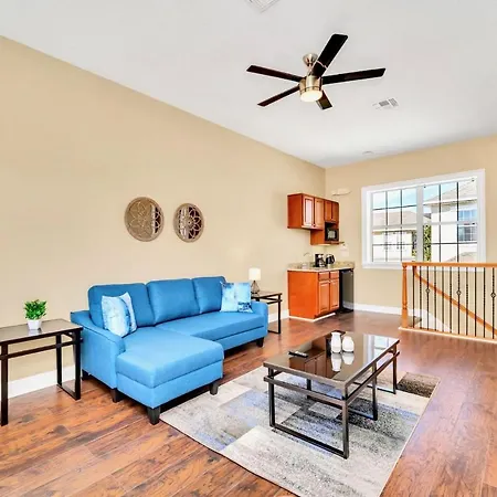 Gorgeous 4Br Home With Hot Tub And Games Room-3
